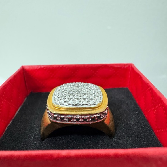 Ring - Picture 3 of 6